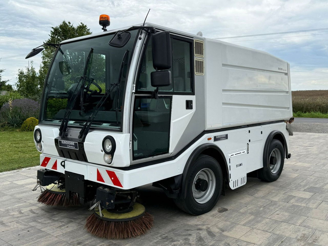 Bucher Citycat 5000 Zamiatarka 2014 Rok Kamera cofania Kl imatyzacja - Veegwagen: afbeelding 3 Bucher Citycat 5000 Zamiatarka 2014 Rok Kamera cofania Kl imatyzacja - Veegwagen: afbeelding 3