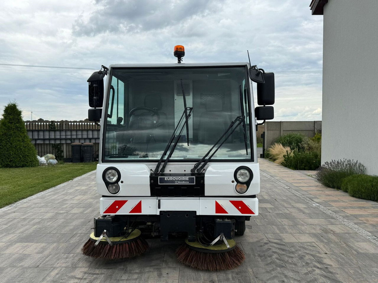 Bucher Citycat 5000 Zamiatarka 2014 Rok Kamera cofania Kl imatyzacja - Veegwagen: afbeelding 2 Bucher Citycat 5000 Zamiatarka 2014 Rok Kamera cofania Kl imatyzacja - Veegwagen: afbeelding 2