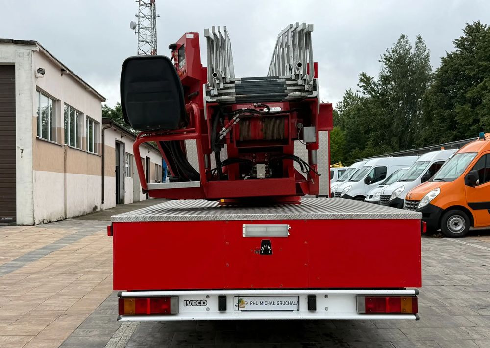 Brandweerwagen Iveco Eurocargo 130E24: afbeelding 7 Brandweerwagen Iveco Eurocargo 130E24: afbeelding 7