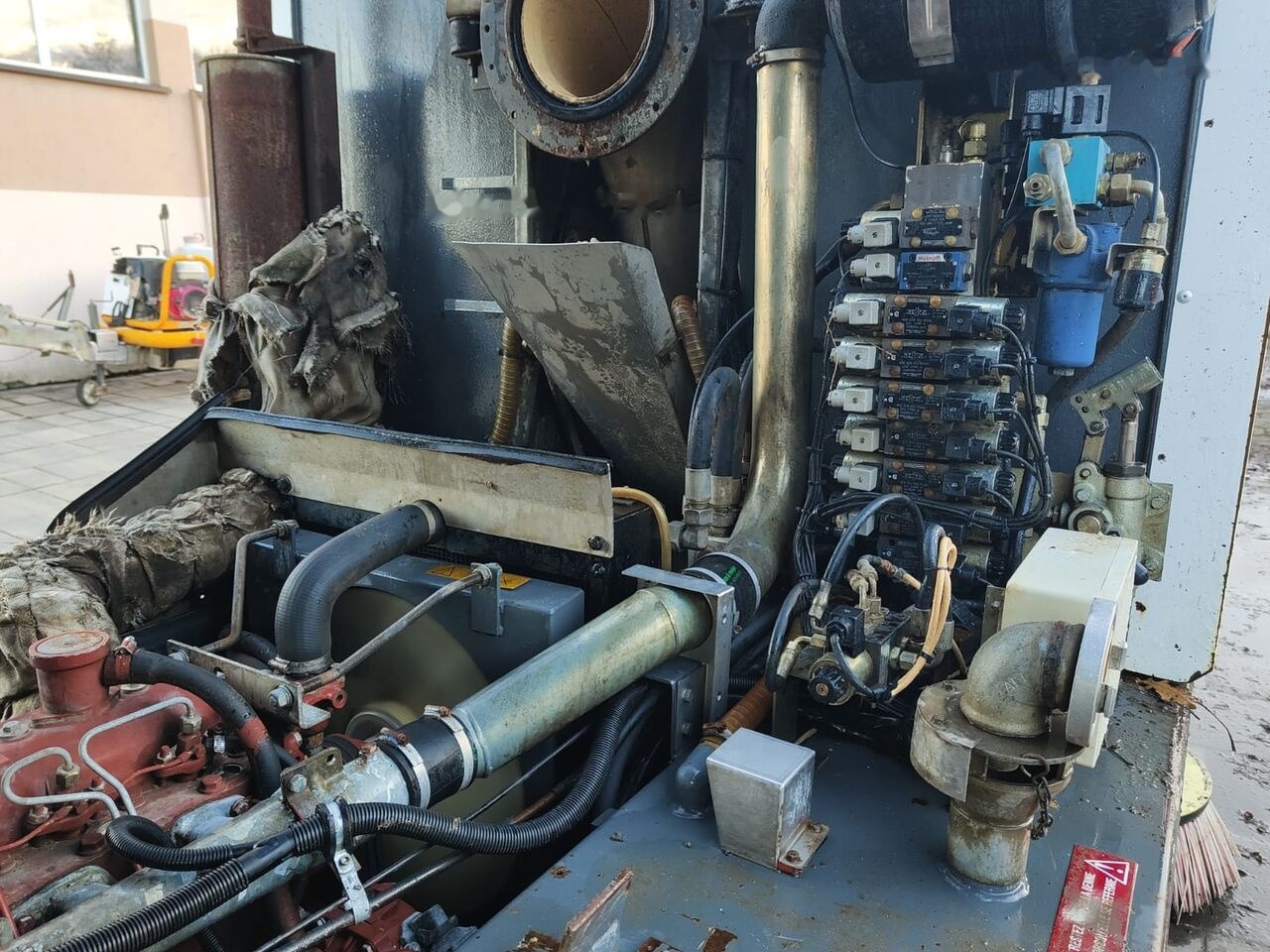 Mathieu Yno Ravo C 540 NA CZĘŚCI - Veegwagen: afbeelding 4 Mathieu Yno Ravo C 540 NA CZĘŚCI - Veegwagen: afbeelding 4
