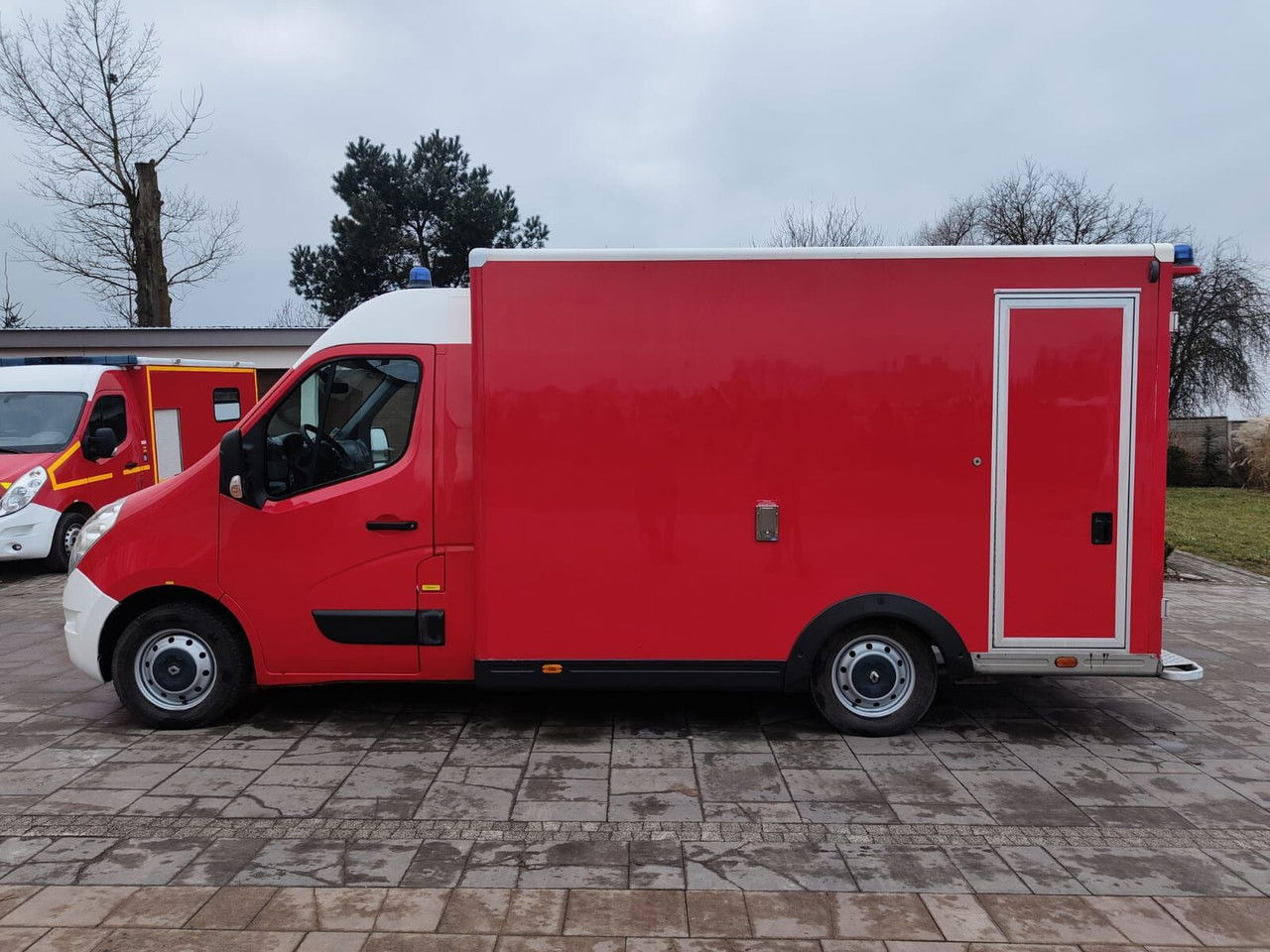 Renault Master Karetka Ambulans pogotowie kontenerowe Kamper - Ambulance: afbeelding 5 Renault Master Karetka Ambulans pogotowie kontenerowe Kamper - Ambulance: afbeelding 5