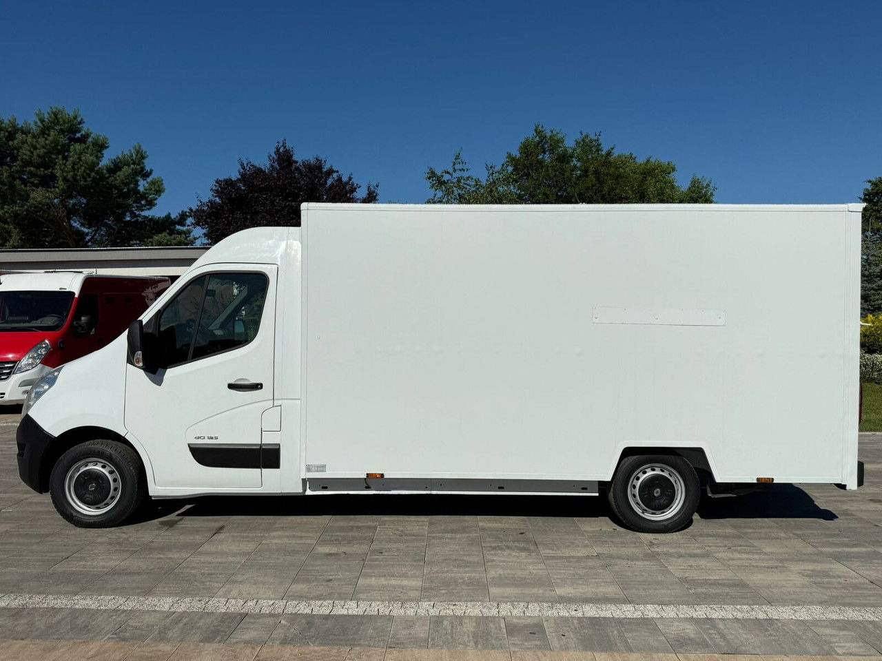 Renault Master Kontener niskopodłogowy Rampa najazdowa Sprowadzony Zarej - Bestelwagen gesloten laadbak: afbeelding 5 Renault Master Kontener niskopodłogowy Rampa najazdowa Sprowadzony Zarej - Bestelwagen gesloten laadbak: afbeelding 5