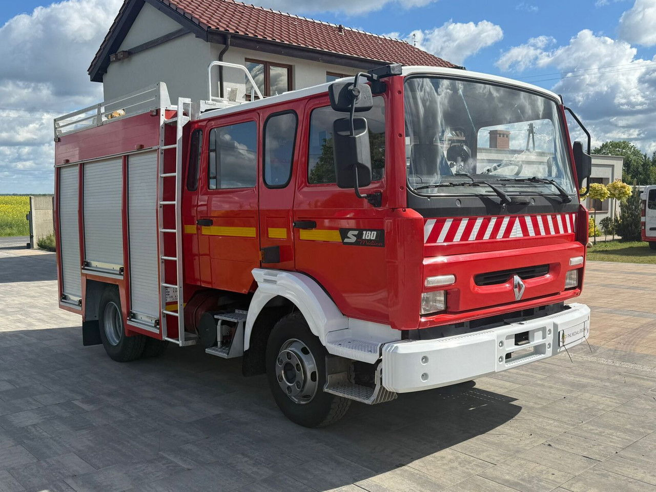 Renault Midliner 180 S180 - Brandweerwagen: afbeelding 1 Renault Midliner 180 S180 - Brandweerwagen: afbeelding 1