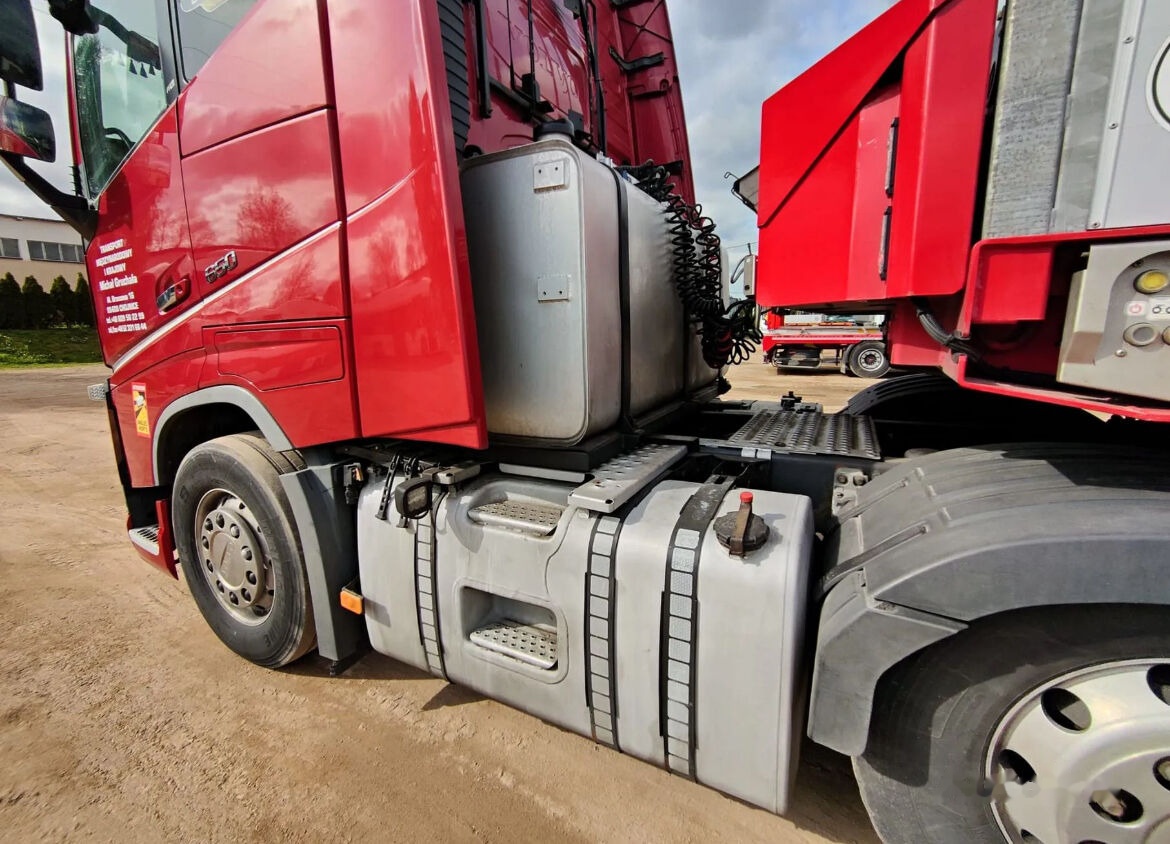 Volvo Volvo Nooteboom FH 16 650 FH 16 650 TIEFBETT EURO 38-02 - Trekker: afbeelding 3 Volvo Volvo Nooteboom FH 16 650 FH 16 650 TIEFBETT EURO 38-02 - Trekker: afbeelding 3