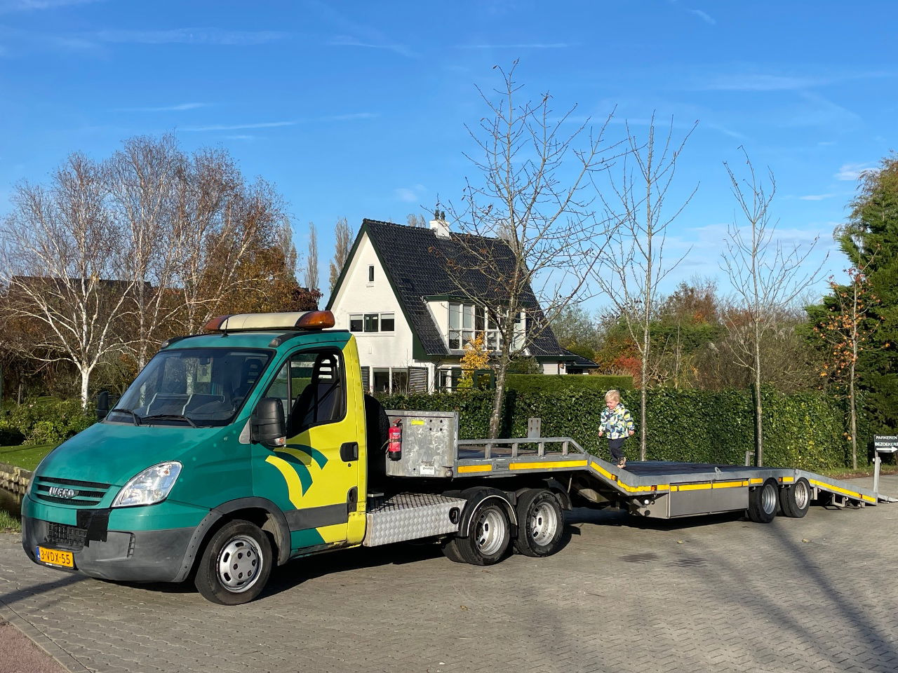Iveco Daily 35C18 - BE trekker, Autotransport oplegger: afbeelding 1 Iveco Daily 35C18 - BE trekker, Autotransport oplegger: afbeelding 1