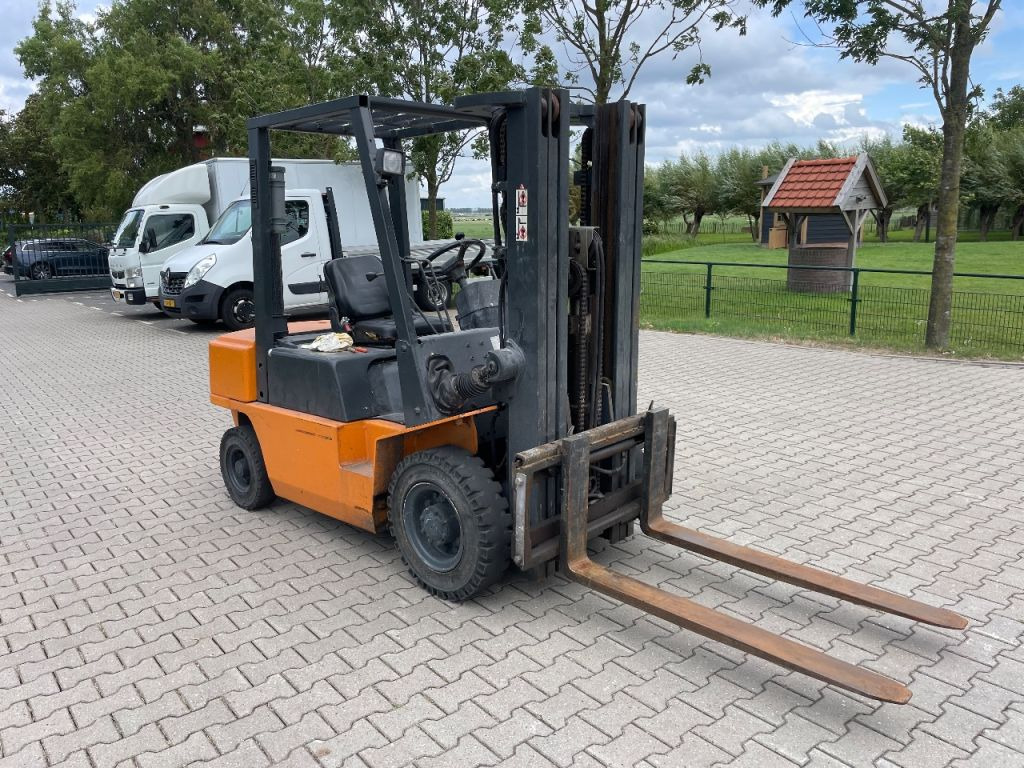Nissan FJ02A25U 2.5 ton diesel triplo freelift heftruck - Heftruck: afbeelding 4 Nissan FJ02A25U 2.5 ton diesel triplo freelift heftruck - Heftruck: afbeelding 4