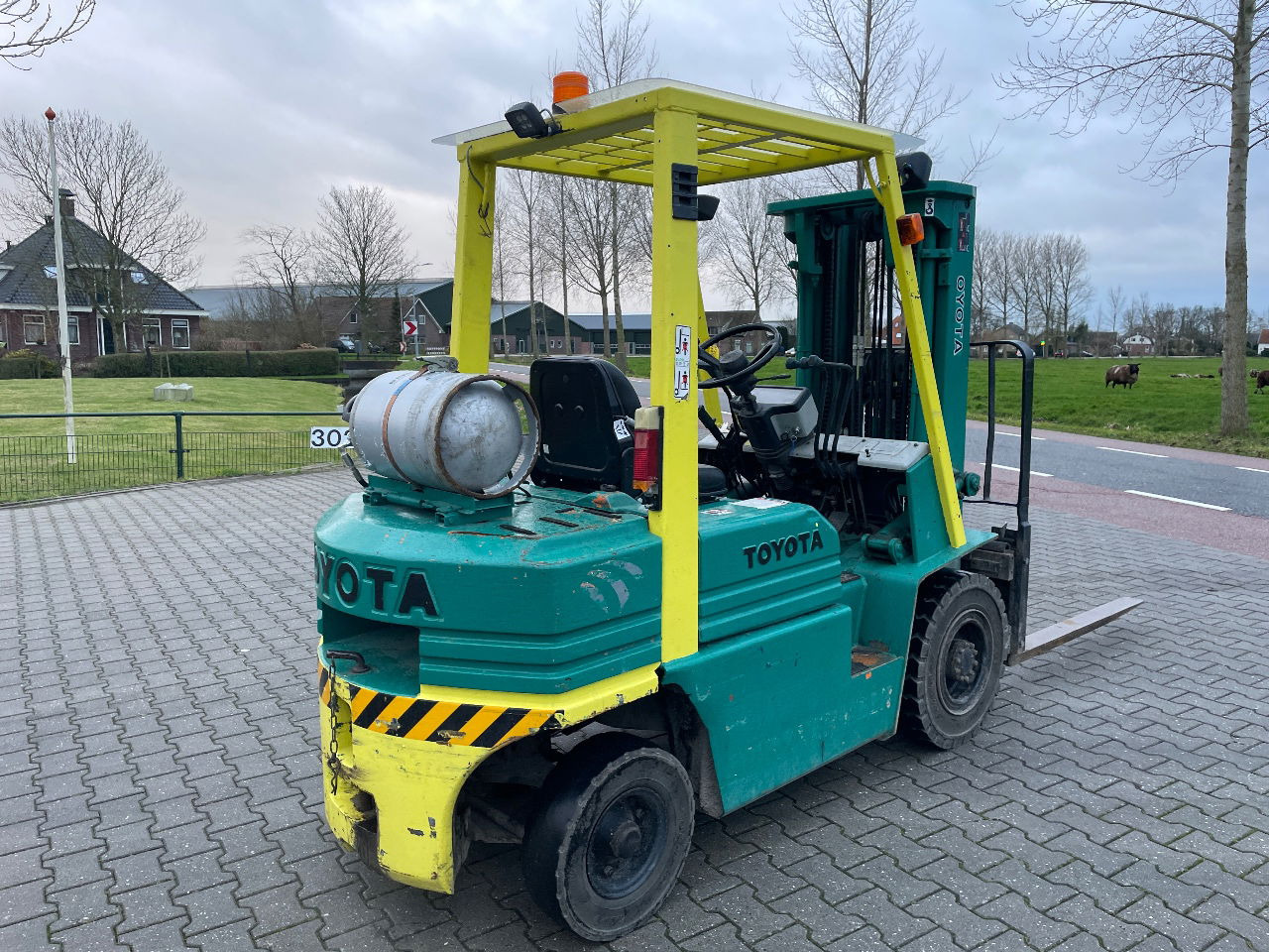 Toyota 42 5fgf25 2.5 Toyota heftruck LPG Triplo - Heftruck: afbeelding 3 Toyota 42 5fgf25 2.5 Toyota heftruck LPG Triplo - Heftruck: afbeelding 3