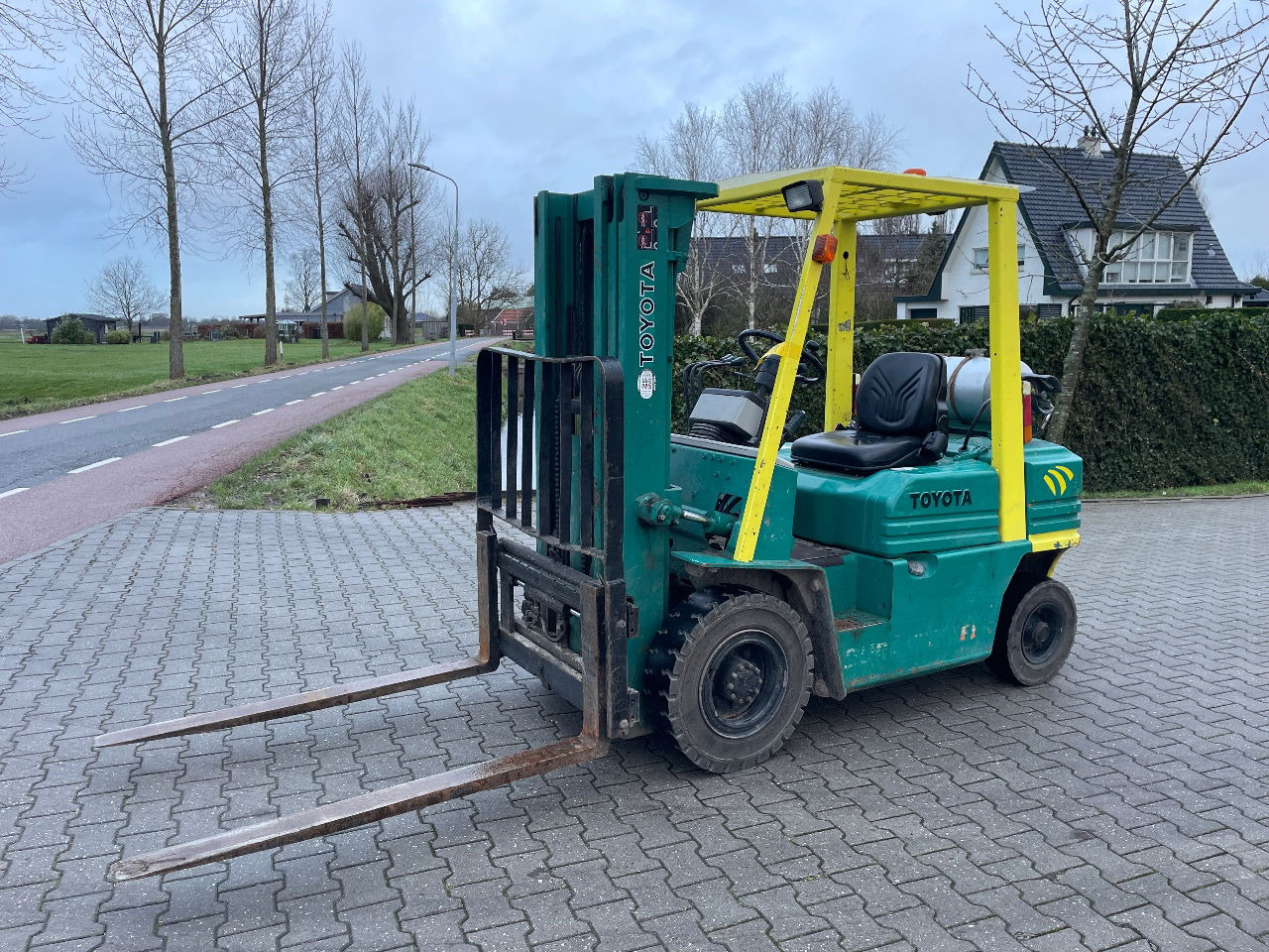 Toyota 42 5fgf25 2.5 Toyota heftruck LPG Triplo - Heftruck: afbeelding 1 Toyota 42 5fgf25 2.5 Toyota heftruck LPG Triplo - Heftruck: afbeelding 1
