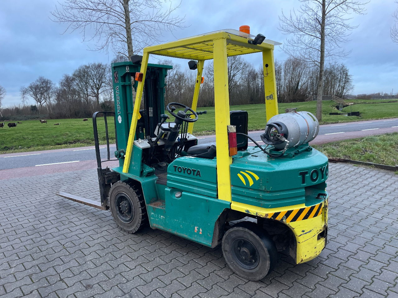 Toyota 42 5fgf25 2.5 Toyota heftruck LPG Triplo - Heftruck: afbeelding 2 Toyota 42 5fgf25 2.5 Toyota heftruck LPG Triplo - Heftruck: afbeelding 2