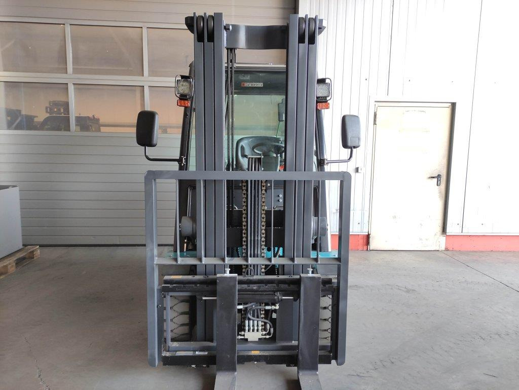 Baoli KBE30 - Elektrische heftruck: afbeelding 3 Baoli KBE30 - Elektrische heftruck: afbeelding 3