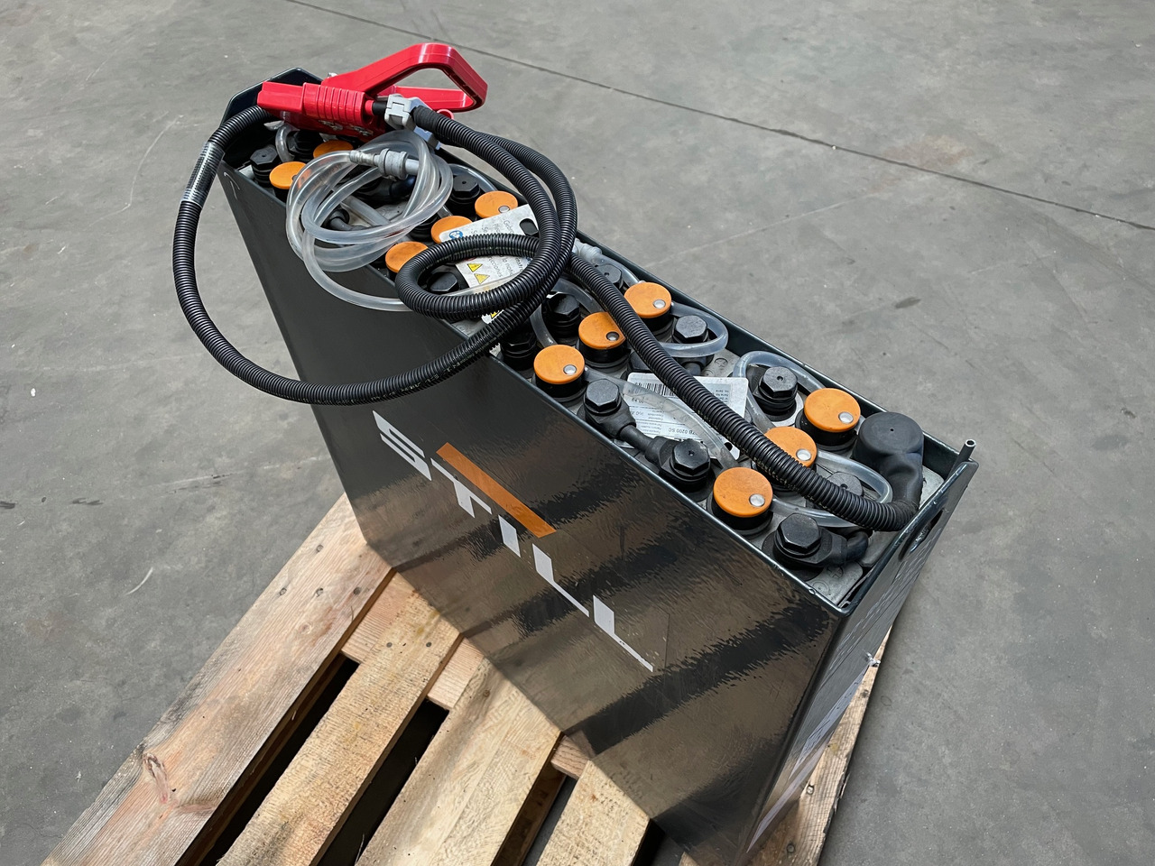 Exide 24 Volt I 2EPzB 200 - Batterij voor Intern transport: afbeelding 1 Exide 24 Volt I 2EPzB 200 - Batterij voor Intern transport: afbeelding 1