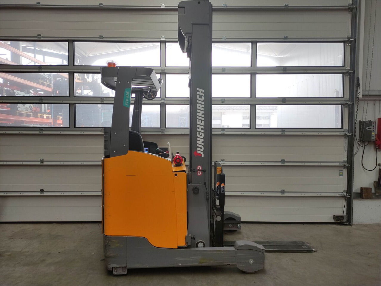 Jungheinrich ETV 216 - Reach truck: afbeelding 2 Jungheinrich ETV 216 - Reach truck: afbeelding 2