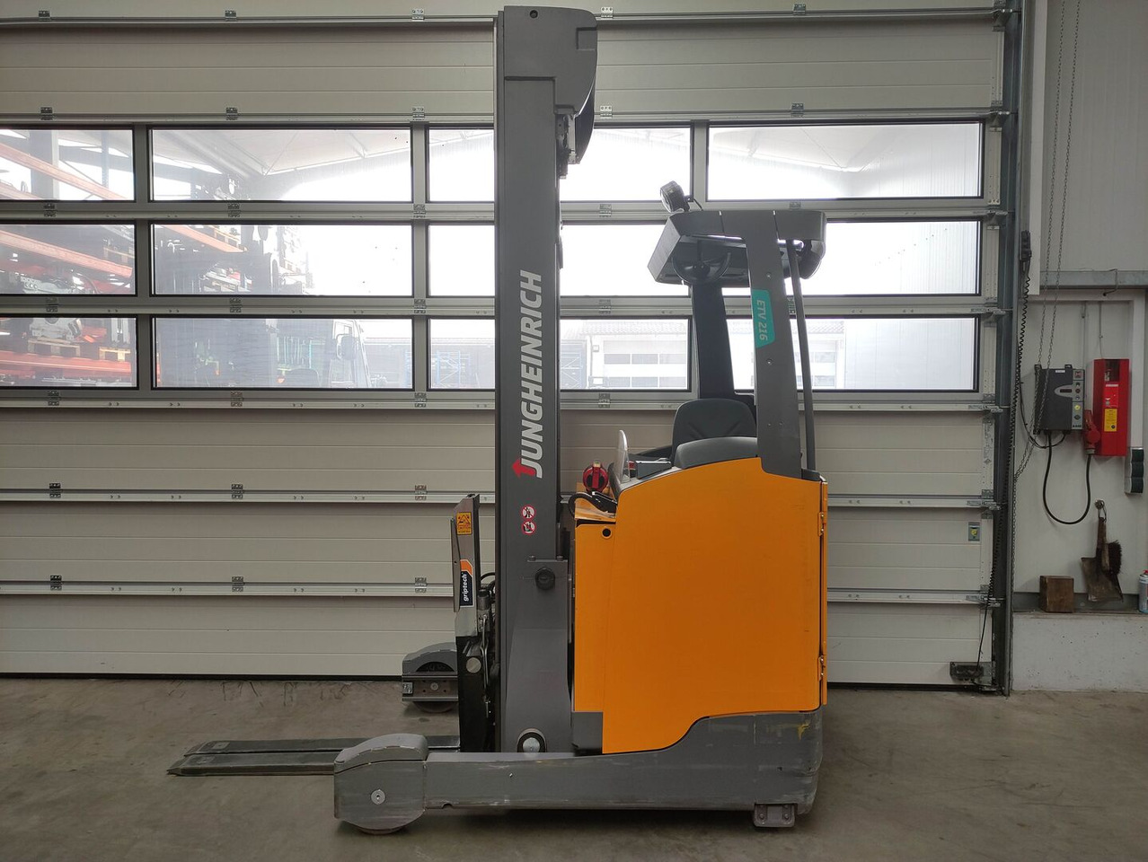 Jungheinrich ETV 216 - Reach truck: afbeelding 1 Jungheinrich ETV 216 - Reach truck: afbeelding 1