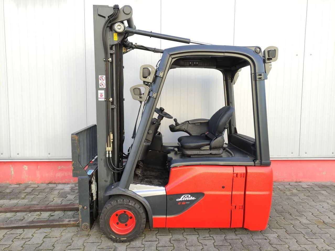 Linde E18-02-386 (LACK NEU) - Elektrische heftruck: afbeelding 1 Linde E18-02-386 (LACK NEU) - Elektrische heftruck: afbeelding 1