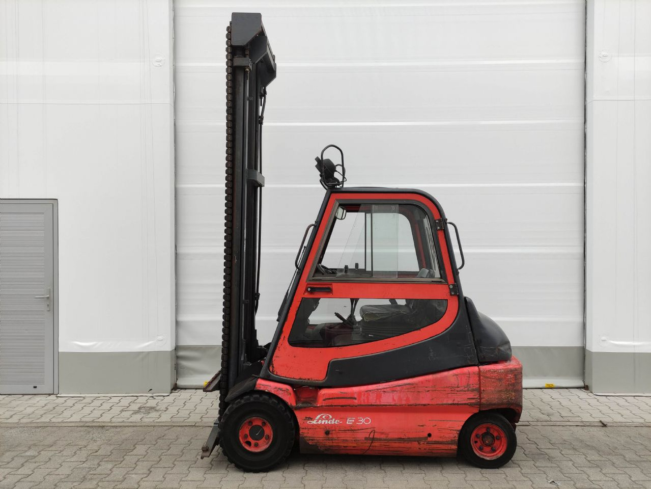 Linde E30-01-336 - Elektrische heftruck: afbeelding 1 Linde E30-01-336 - Elektrische heftruck: afbeelding 1