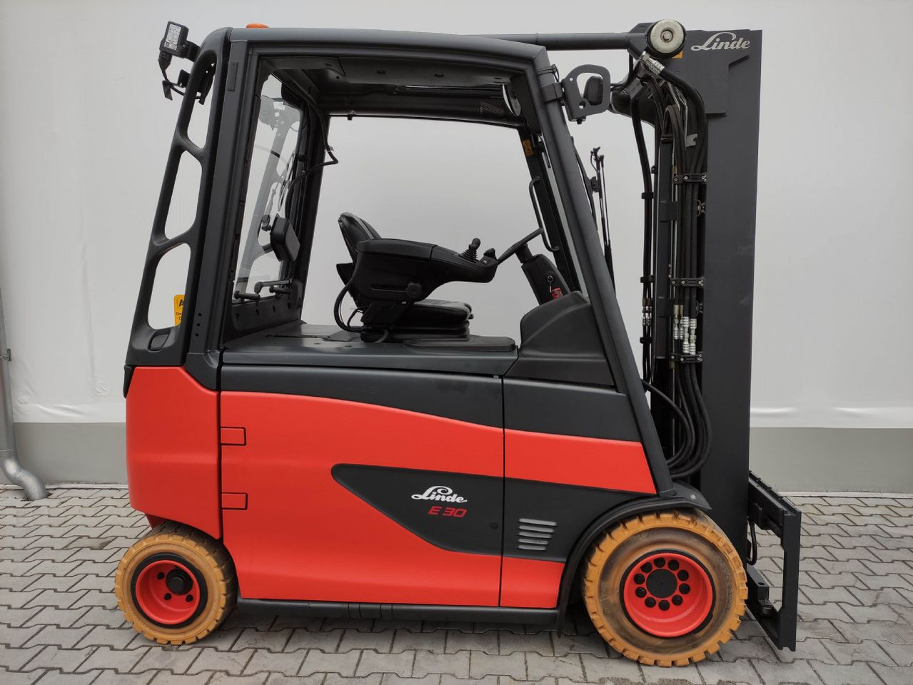 Linde E30HL-01/600-387 (M) - Elektrische heftruck: afbeelding 2 Linde E30HL-01/600-387 (M) - Elektrische heftruck: afbeelding 2