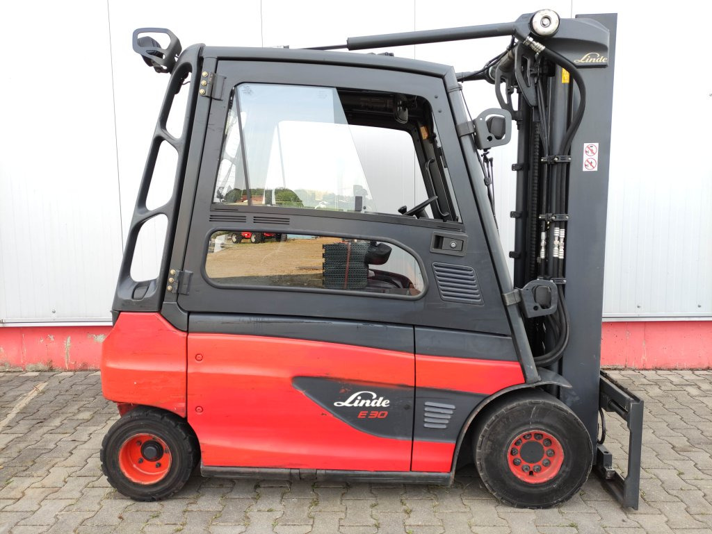 Linde E30L-01-387 - Elektrische heftruck: afbeelding 2 Linde E30L-01-387 - Elektrische heftruck: afbeelding 2