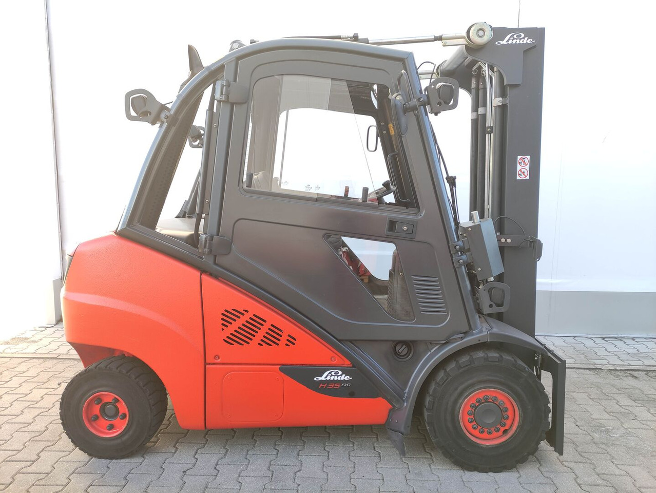 Linde H35D-393-02 EVO / LACK NEU - Diesel heftruck: afbeelding 2 Linde H35D-393-02 EVO / LACK NEU - Diesel heftruck: afbeelding 2