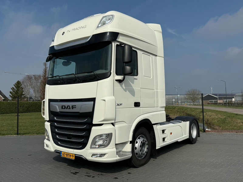 DAF XF 450 STAND KLIMA, FULL SPOILER, 2X BED, NL TRUCK. - Trekker: afbeelding 2 DAF XF 450 STAND KLIMA, FULL SPOILER, 2X BED, NL TRUCK. - Trekker: afbeelding 2