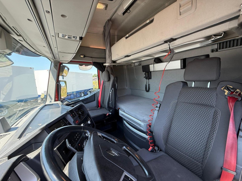 Trekker Renault T520 HIGH PARK COOL, FULL SPOILER, STEEL/AIR, 2 TANKS, 2 BEDS, FRIGO: afbeelding 20