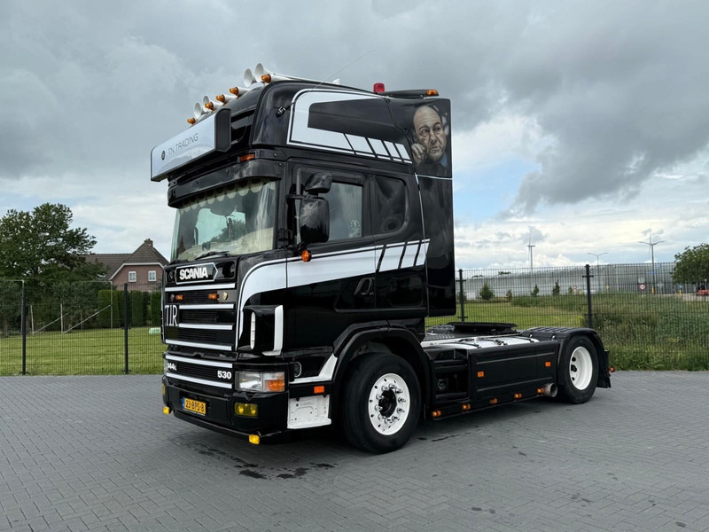 Scania R 144 530 SHOW TRUCK, INTERIEUR, OPEN UITLAAT, HOBBY, TOP. - Trekker: afbeelding 2 Scania R 144 530 SHOW TRUCK, INTERIEUR, OPEN UITLAAT, HOBBY, TOP. - Trekker: afbeelding 2