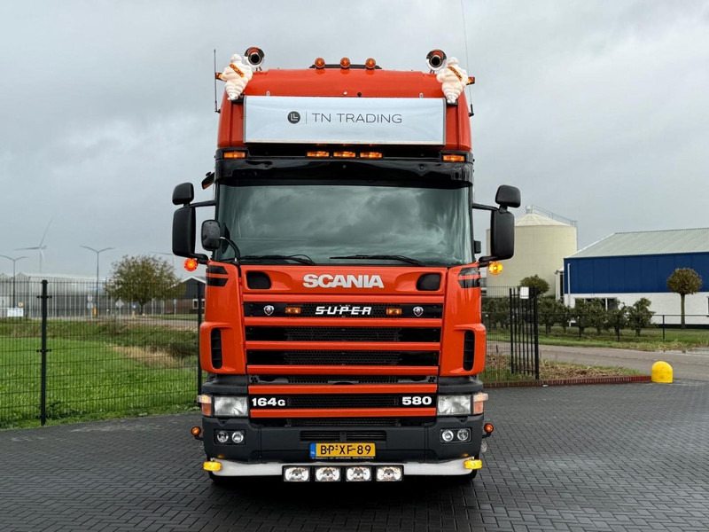 Scania R 164 GA 6X2/4 NA 580 SHOW TRUCK, GESTUURDE VOORLOPER, COMPLEET, TOP. - Trekker: afbeelding 3 Scania R 164 GA 6X2/4 NA 580 SHOW TRUCK, GESTUURDE VOORLOPER, COMPLEET, TOP. - Trekker: afbeelding 3