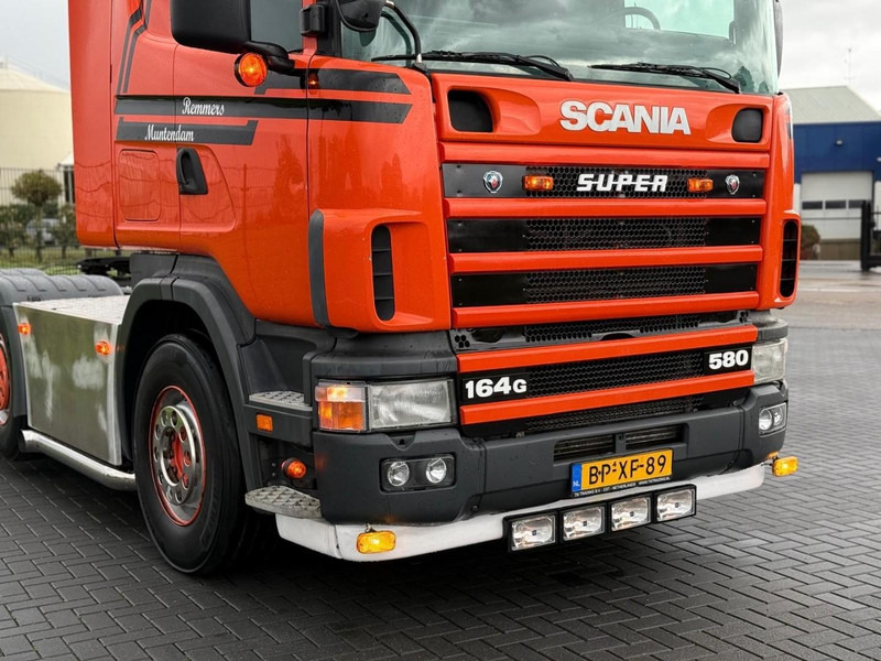 Scania R 164 GA 6X2/4 NA 580 SHOW TRUCK, GESTUURDE VOORLOPER, COMPLEET, TOP. - Trekker: afbeelding 5 Scania R 164 GA 6X2/4 NA 580 SHOW TRUCK, GESTUURDE VOORLOPER, COMPLEET, TOP. - Trekker: afbeelding 5