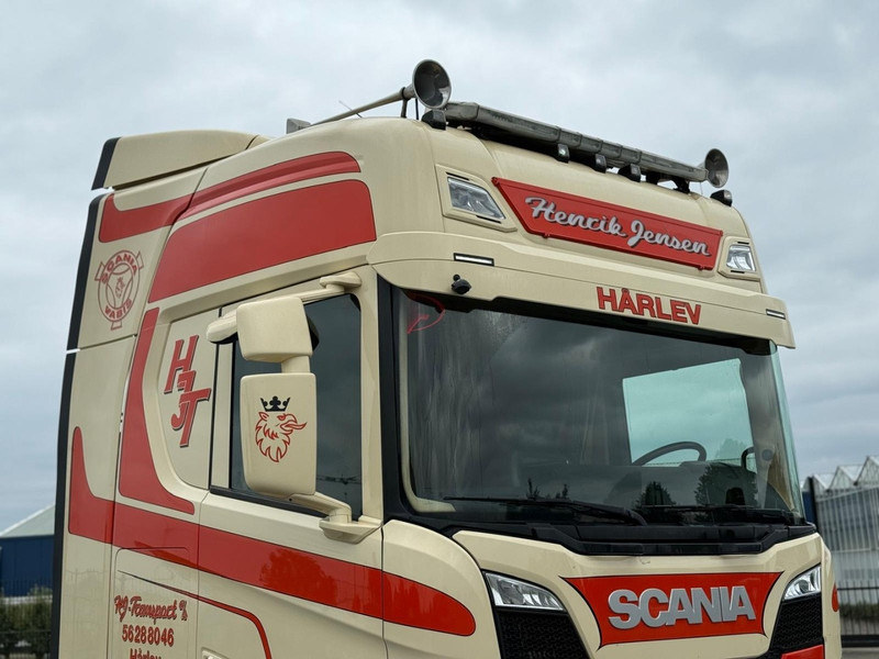 Scania R500 2.95 WB, VOLLUCHT, PTO VOORBEREID, LEER, INTERIEUR. - Trekker: afbeelding 2 Scania R500 2.95 WB, VOLLUCHT, PTO VOORBEREID, LEER, INTERIEUR. - Trekker: afbeelding 2