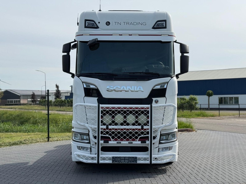 Scania S580 VOLLUCHT, PTO, LEER, RETARDER, TV, 3.15WB, BULLBAR. - Trekker: afbeelding 4 Scania S580 VOLLUCHT, PTO, LEER, RETARDER, TV, 3.15WB, BULLBAR. - Trekker: afbeelding 4