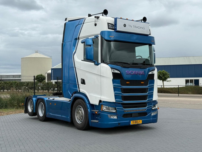 Scania S660 BOOGIE, VOLLUCHT, RETARDER, LEER. - Trekker: afbeelding 1 Scania S660 BOOGIE, VOLLUCHT, RETARDER, LEER. - Trekker: afbeelding 1