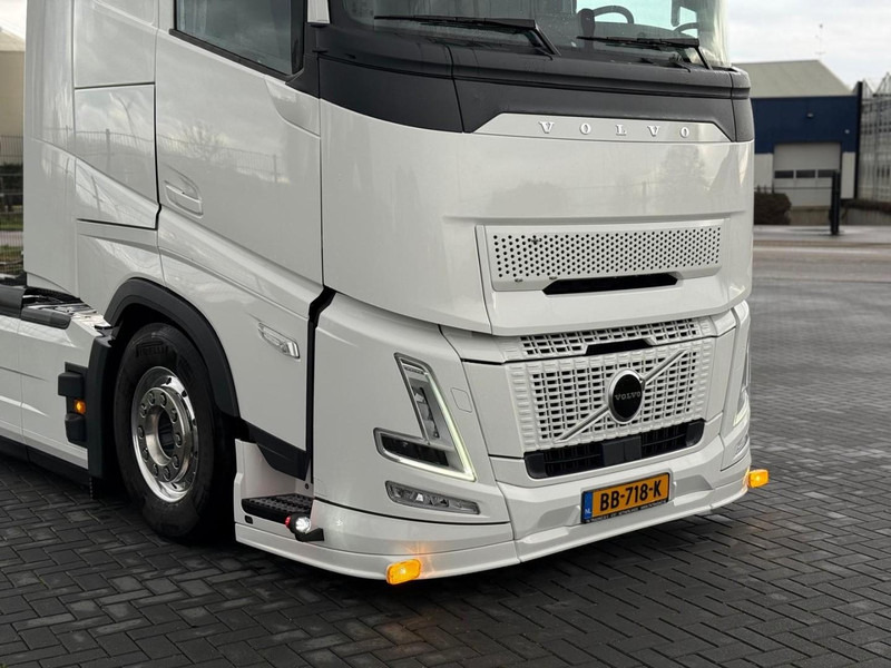 Volvo FH 13.460XL NEW, FULL AIR, ALCOA, HYDRAULIC, XL, SHOW, FULL. - Trekker: afbeelding 4 Volvo FH 13.460XL NEW, FULL AIR, ALCOA, HYDRAULIC, XL, SHOW, FULL. - Trekker: afbeelding 4
