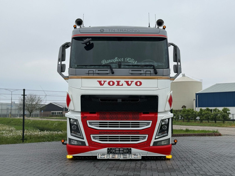 Volvo FH 13.500 SHOWTRUCK, VOLLUCHT, EURO 6, 6X2/4, PTO, SHOW INTERIEUR. - Trekker: afbeelding 2 Volvo FH 13.500 SHOWTRUCK, VOLLUCHT, EURO 6, 6X2/4, PTO, SHOW INTERIEUR. - Trekker: afbeelding 2