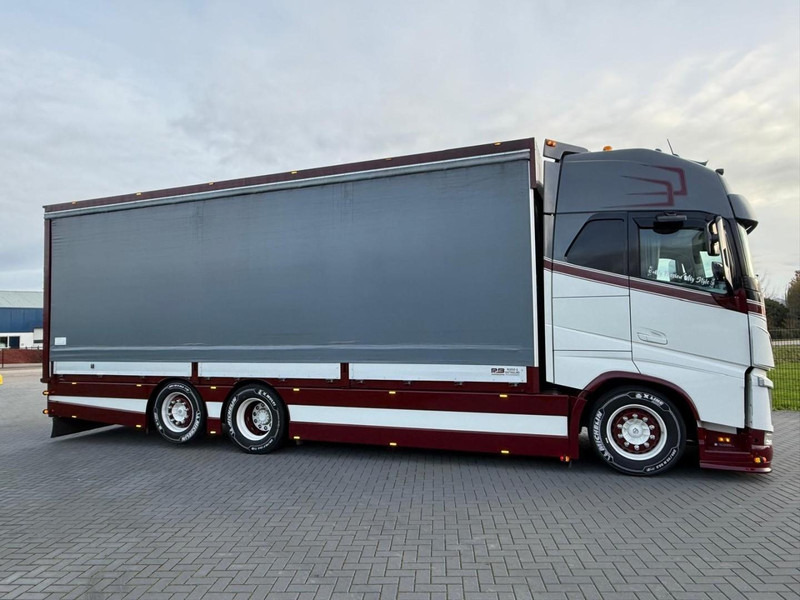 Volvo FH 13.500XL SHOW TRUCK, SPECIAL INTERIOR, TOP STAAT, VOLLUCHT, LAGE KM. - Bakwagen: afbeelding 4 Volvo FH 13.500XL SHOW TRUCK, SPECIAL INTERIOR, TOP STAAT, VOLLUCHT, LAGE KM. - Bakwagen: afbeelding 4
