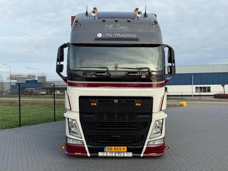 Volvo FH 13.500XL SHOW TRUCK, SPECIAL INTERIOR, TOP STAAT, VOLLUCHT, LAGE KM. - Bakwagen: afbeelding 2 Volvo FH 13.500XL SHOW TRUCK, SPECIAL INTERIOR, TOP STAAT, VOLLUCHT, LAGE KM. - Bakwagen: afbeelding 2