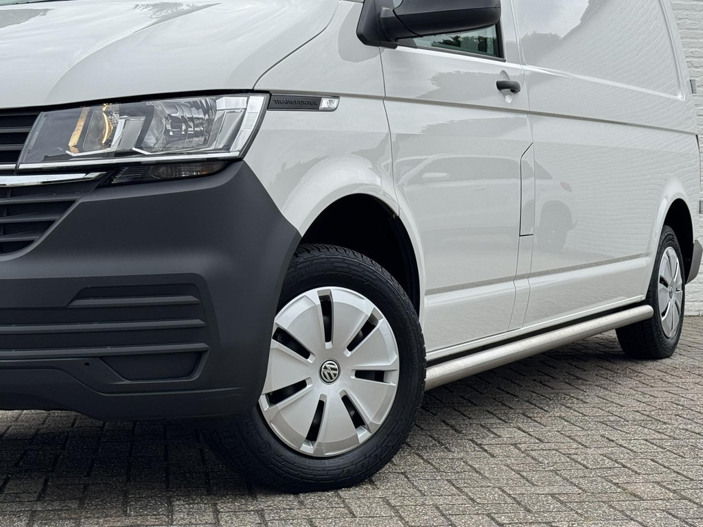 Volkswagen Transporter-2.0 TDI L2H1 28 Comfortline Navigatie Trekhaak Carplay Cruise Airco Lat om lat 4 Seizoenen banden - Gesloten bestelwagen: afbeelding 3 Volkswagen Transporter-2.0 TDI L2H1 28 Comfortline Navigatie Trekhaak Carplay Cruise Airco Lat om lat 4 Seizoenen banden - Gesloten bestelwagen: afbeelding 3