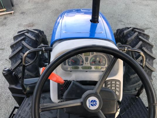 New Holland TL100A tracteur - Tractor: afbeelding 2 New Holland TL100A tracteur - Tractor: afbeelding 2