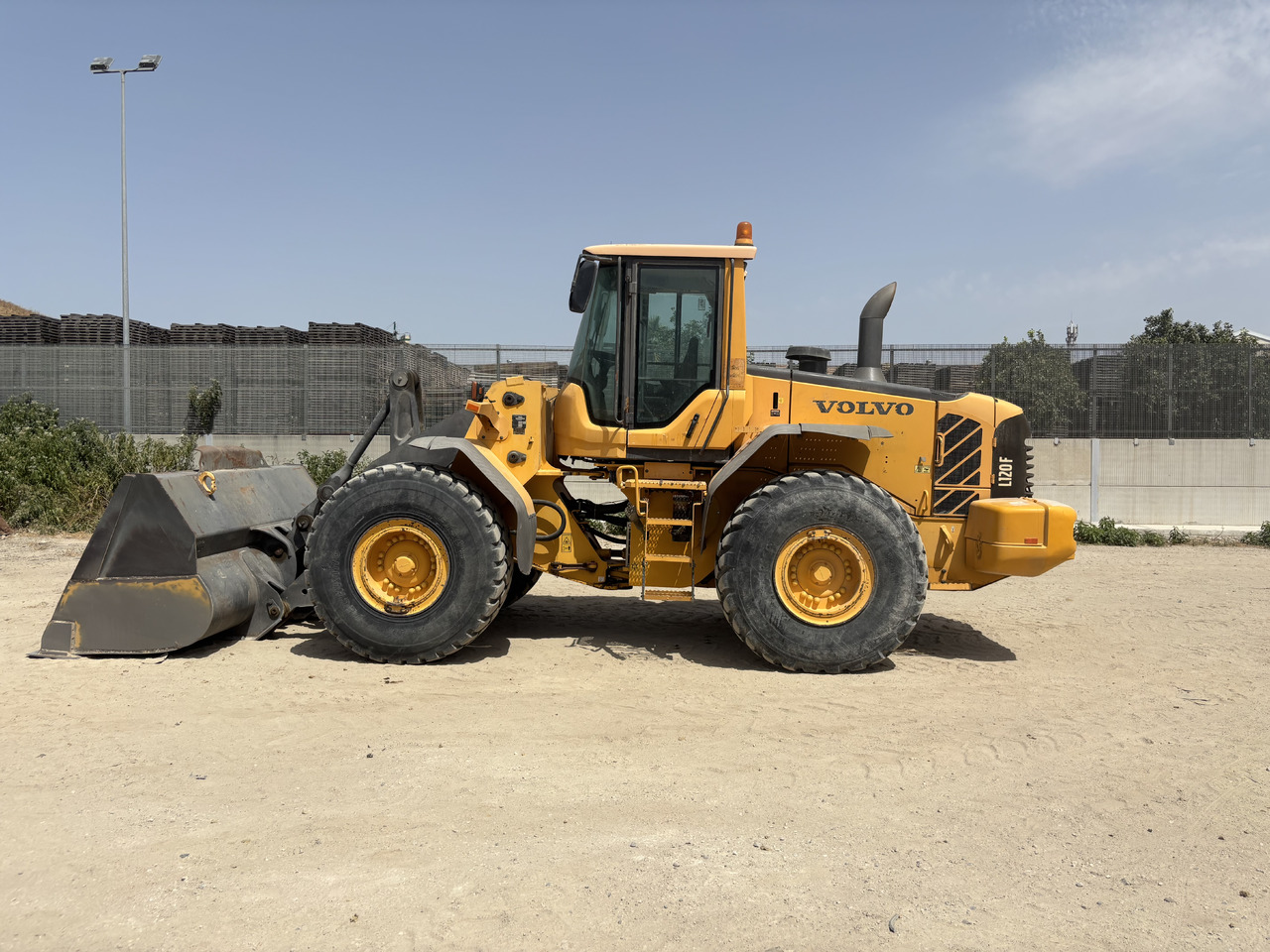 VOLVO L120F - Bouwmachine: afbeelding 2 VOLVO L120F - Bouwmachine: afbeelding 2