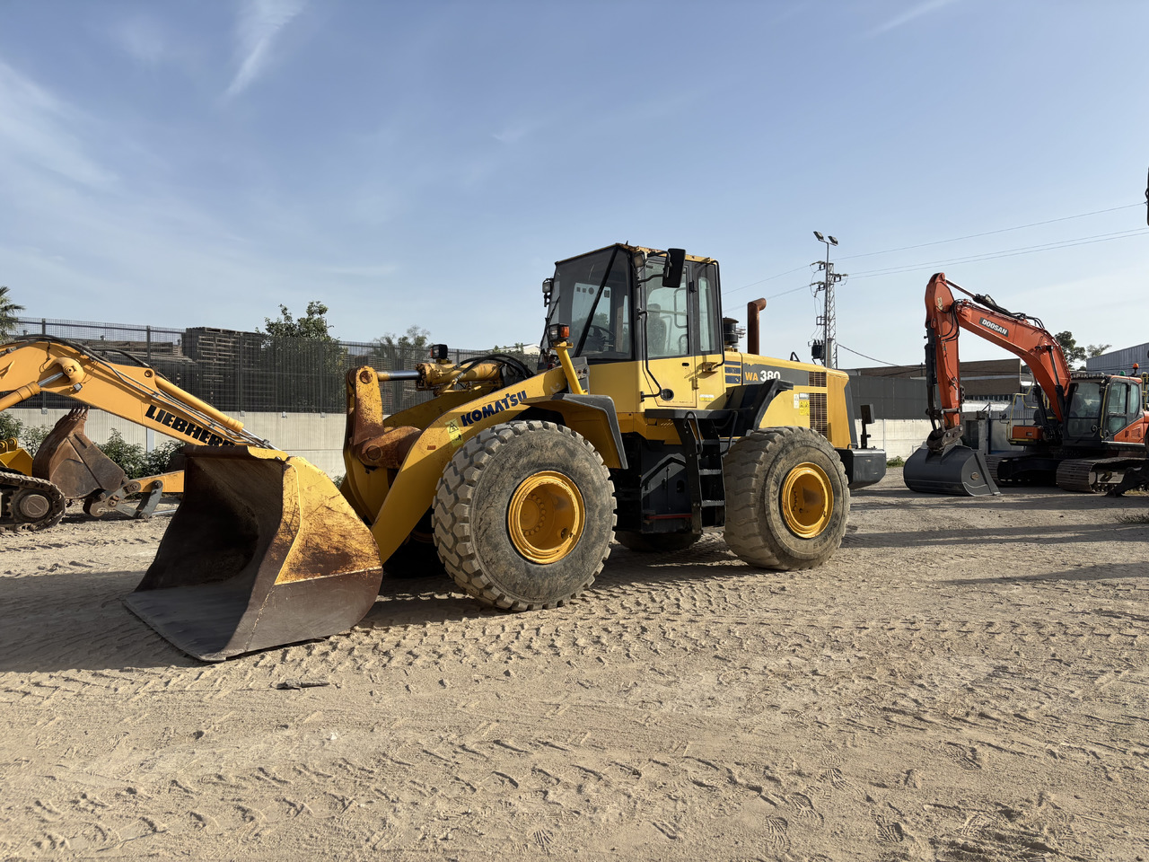 KOMATSU WA380-6 - Lader: afbeelding 1 KOMATSU WA380-6 - Lader: afbeelding 1