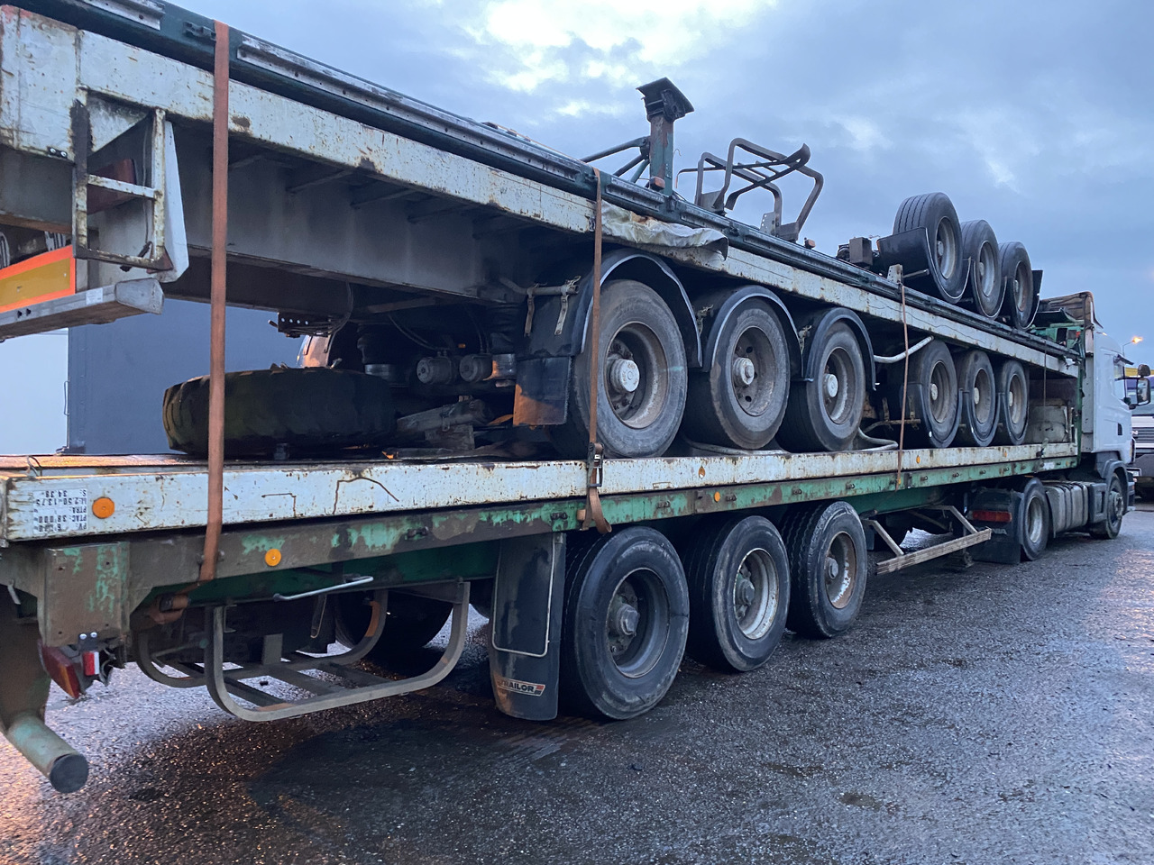 FRUEHAUF Plateau - Open bak met boorden oplegger: afbeelding 3 FRUEHAUF Plateau - Open bak met boorden oplegger: afbeelding 3