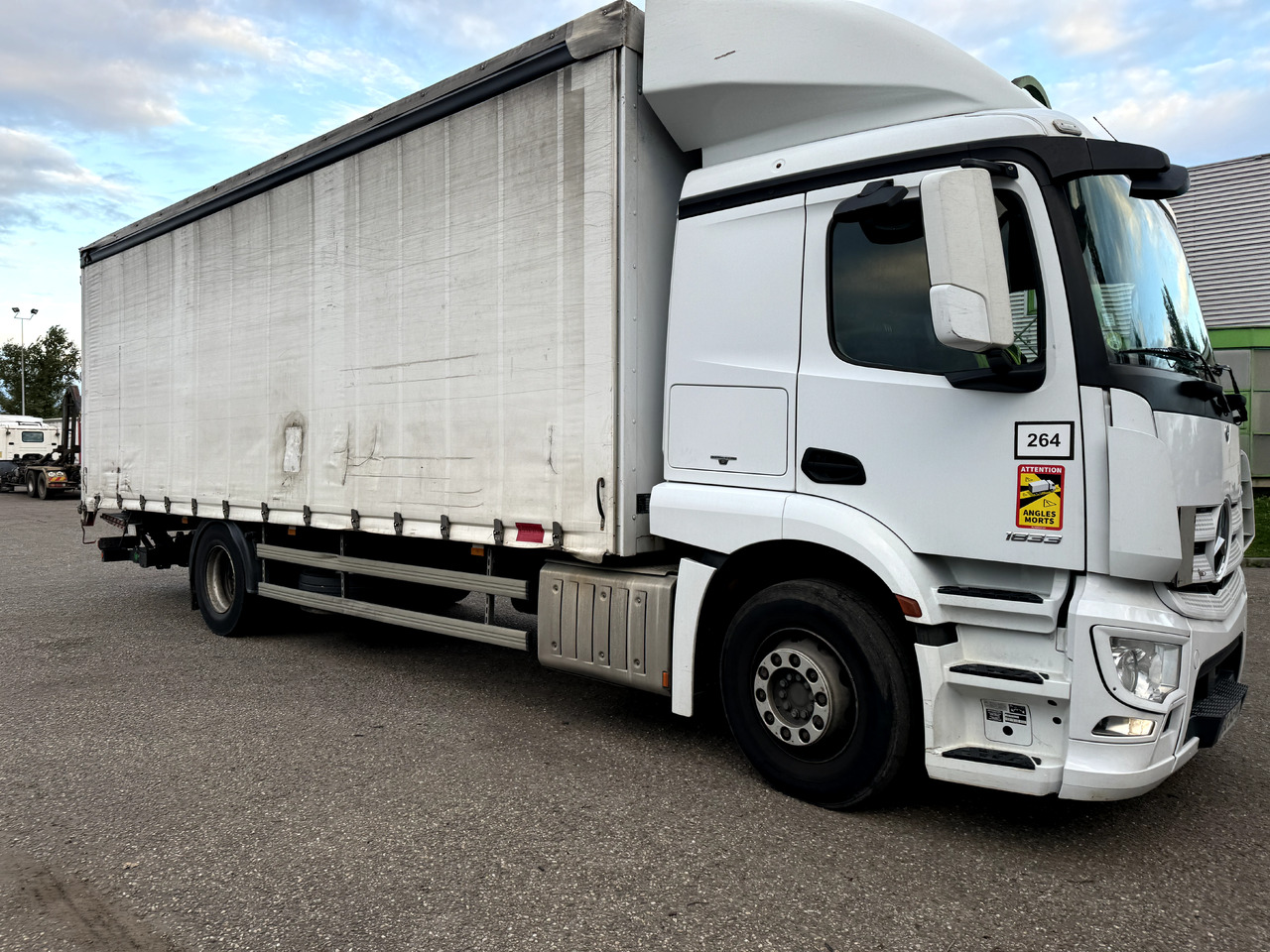 MERCEDES-BENZ ACTROS 1833 - Schuifzeilen vrachtwagen: afbeelding 2 MERCEDES-BENZ ACTROS 1833 - Schuifzeilen vrachtwagen: afbeelding 2