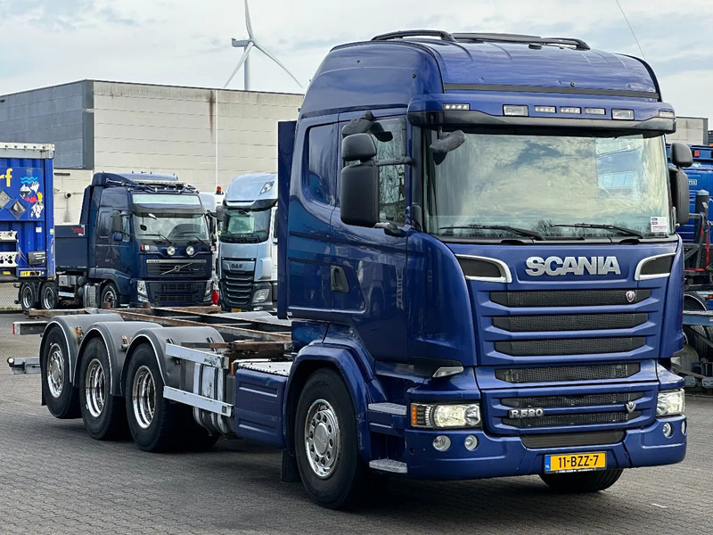 Scania R520 V8 8x4*4 Bdf / Retarder / 2 Tank / Full Air / Euro 6 - Containertransporter/ Wissellaadbak vrachtwagen: afbeelding 2 Scania R520 V8 8x4*4 Bdf / Retarder / 2 Tank / Full Air / Euro 6 - Containertransporter/ Wissellaadbak vrachtwagen: afbeelding 2