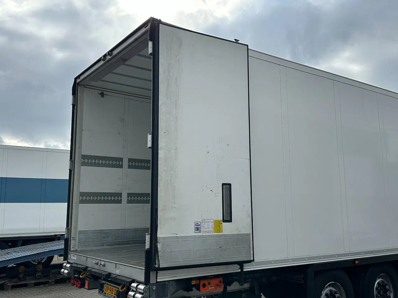 Schmitz Cargobull Thermo King SLXi 300 / Disc-Brakes / Laadklep / APK 9-2026! - Koelwagen oplegger: afbeelding 5 Schmitz Cargobull Thermo King SLXi 300 / Disc-Brakes / Laadklep / APK 9-2026! - Koelwagen oplegger: afbeelding 5