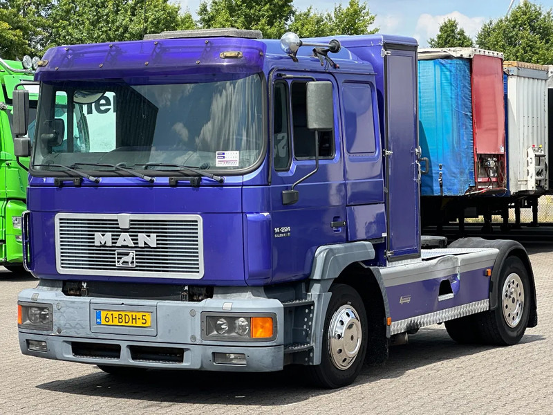 MAN 14.224 4x2 Euro 2 / 6 Cilinder / Manual / 290Tkm! - Trekker: afbeelding 1 MAN 14.224 4x2 Euro 2 / 6 Cilinder / Manual / 290Tkm! - Trekker: afbeelding 1