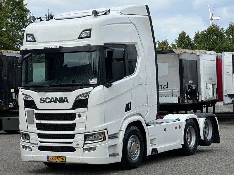 Scania R650 V8 6x2 Boogie / Retarder / 2 Tank / Full Air / Full Spoiler - Trekker: afbeelding 1 Scania R650 V8 6x2 Boogie / Retarder / 2 Tank / Full Air / Full Spoiler - Trekker: afbeelding 1