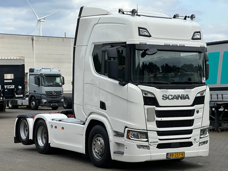 Scania R650 V8 6x2 Boogie / Retarder / 2 Tank / Full Air / Full Spoiler - Trekker: afbeelding 2 Scania R650 V8 6x2 Boogie / Retarder / 2 Tank / Full Air / Full Spoiler - Trekker: afbeelding 2