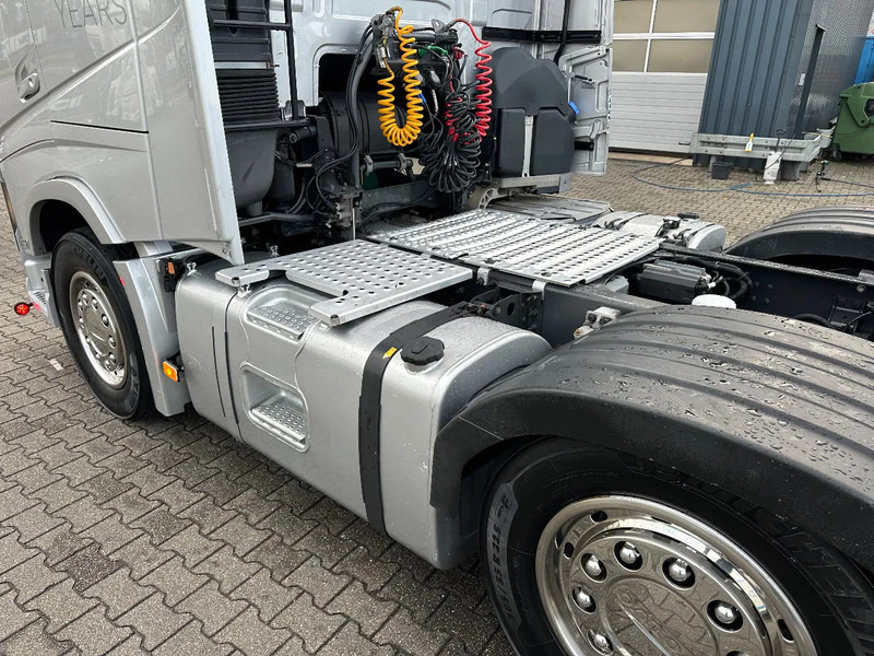 Trekker Volvo FH 500 6x2/4 Euro 6 Globetrotter 2 Tank *TOP*: afbeelding 11 Trekker Volvo FH 500 6x2/4 Euro 6 Globetrotter 2 Tank *TOP*: afbeelding 11