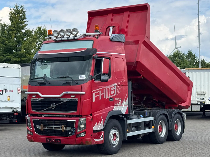 Volvo FH 16.700 6x4 Tipper And Tractor Combi / Euro 5 - Kipper vrachtwagen: afbeelding 1 Volvo FH 16.700 6x4 Tipper And Tractor Combi / Euro 5 - Kipper vrachtwagen: afbeelding 1