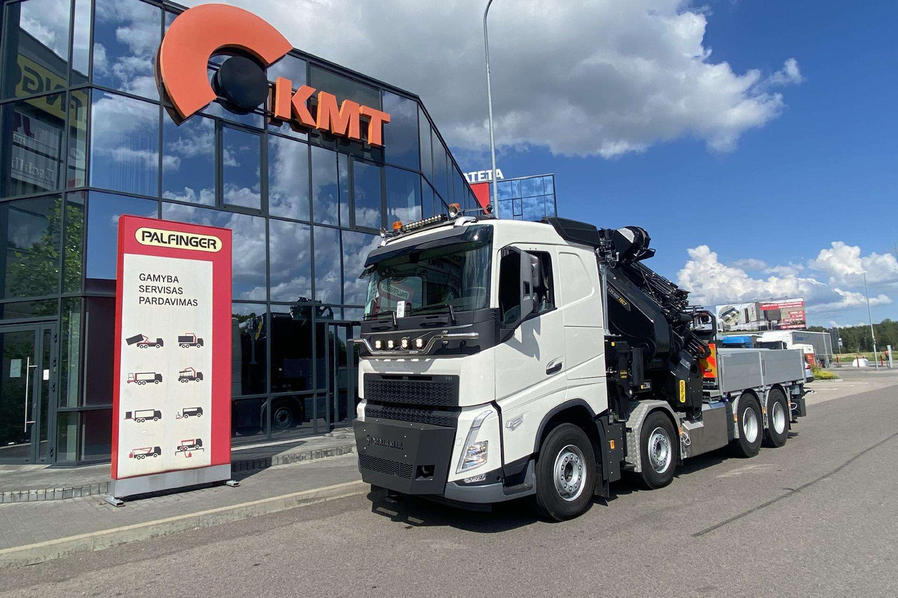 Volvo 8x4 - Kraanwagen, Vrachtwagen met open laadbak: afbeelding 1 Volvo 8x4 - Kraanwagen, Vrachtwagen met open laadbak: afbeelding 1
