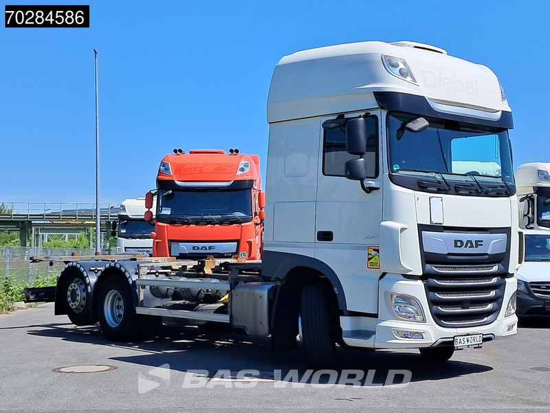 DAF XF 450 6X2 SSC Retarder 2x Tanks Liftachse Standklima LED ACC - Containertransporter/ Wissellaadbak vrachtwagen: afbeelding 3 DAF XF 450 6X2 SSC Retarder 2x Tanks Liftachse Standklima LED ACC - Containertransporter/ Wissellaadbak vrachtwagen: afbeelding 3