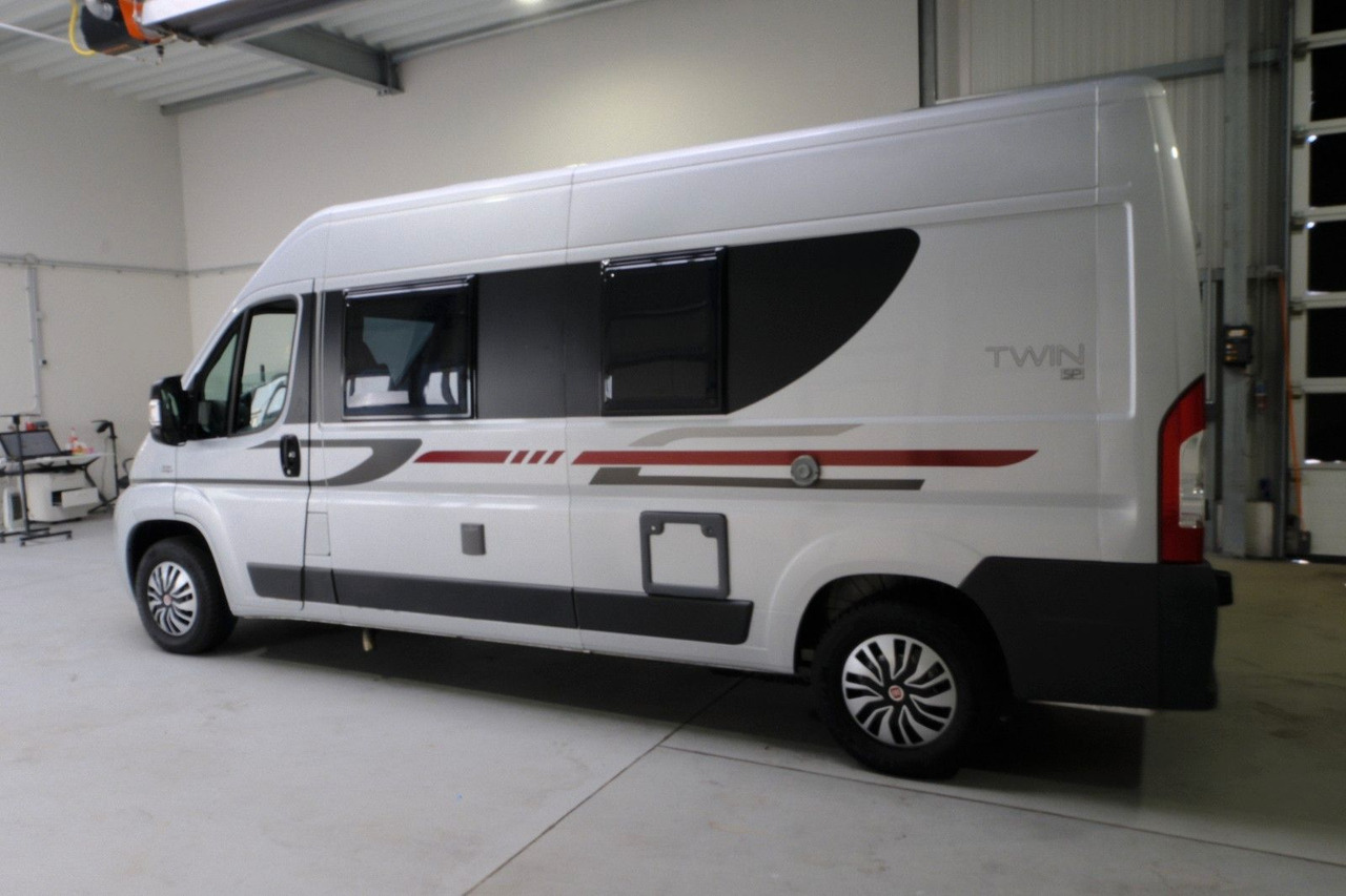 Adria Twin 600/Festbett/Klima/Solar/Markise/Finanz. - Buscamper: afbeelding 4 Adria Twin 600/Festbett/Klima/Solar/Markise/Finanz. - Buscamper: afbeelding 4